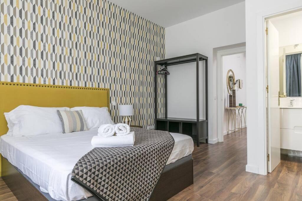 Apartamentos Plaza De Pedro Zerolo I Мадрид Екстериор снимка